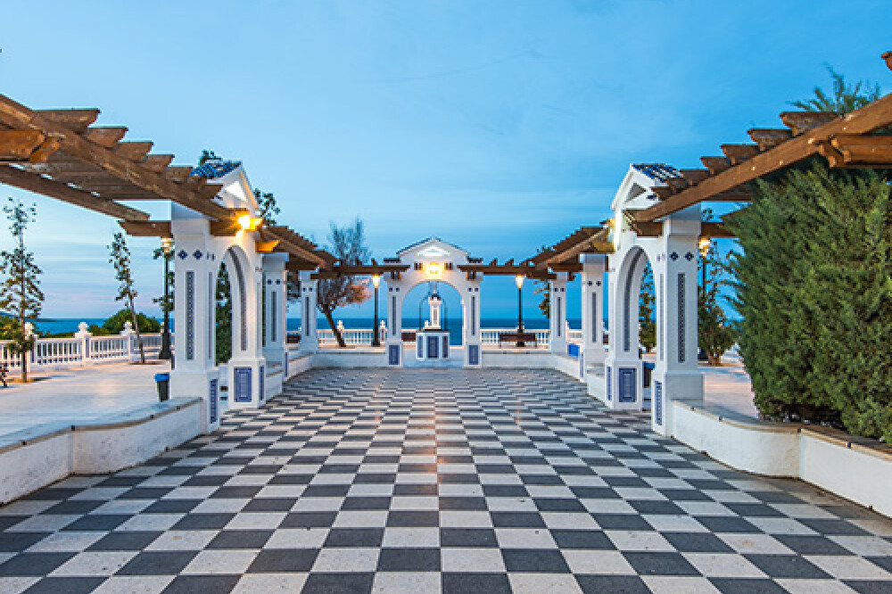 Buy a house to live in Benidorm - Find out what to see, what to do and ...