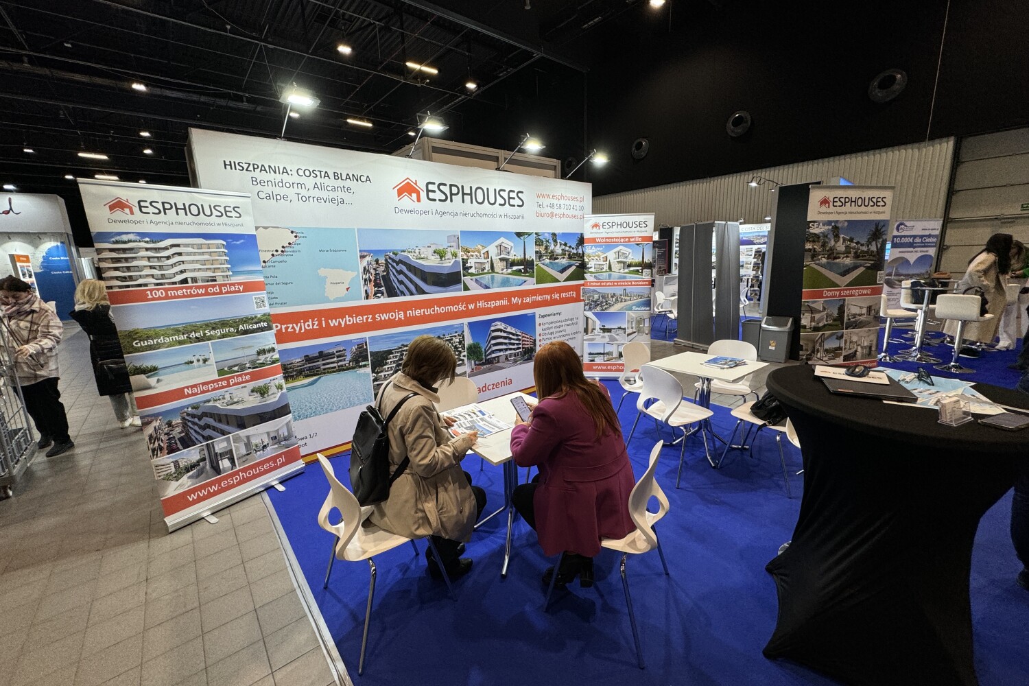 ESPHOUSES stands out at the INRE real estate fair in Warsaw, attracting investors for properties in Spain