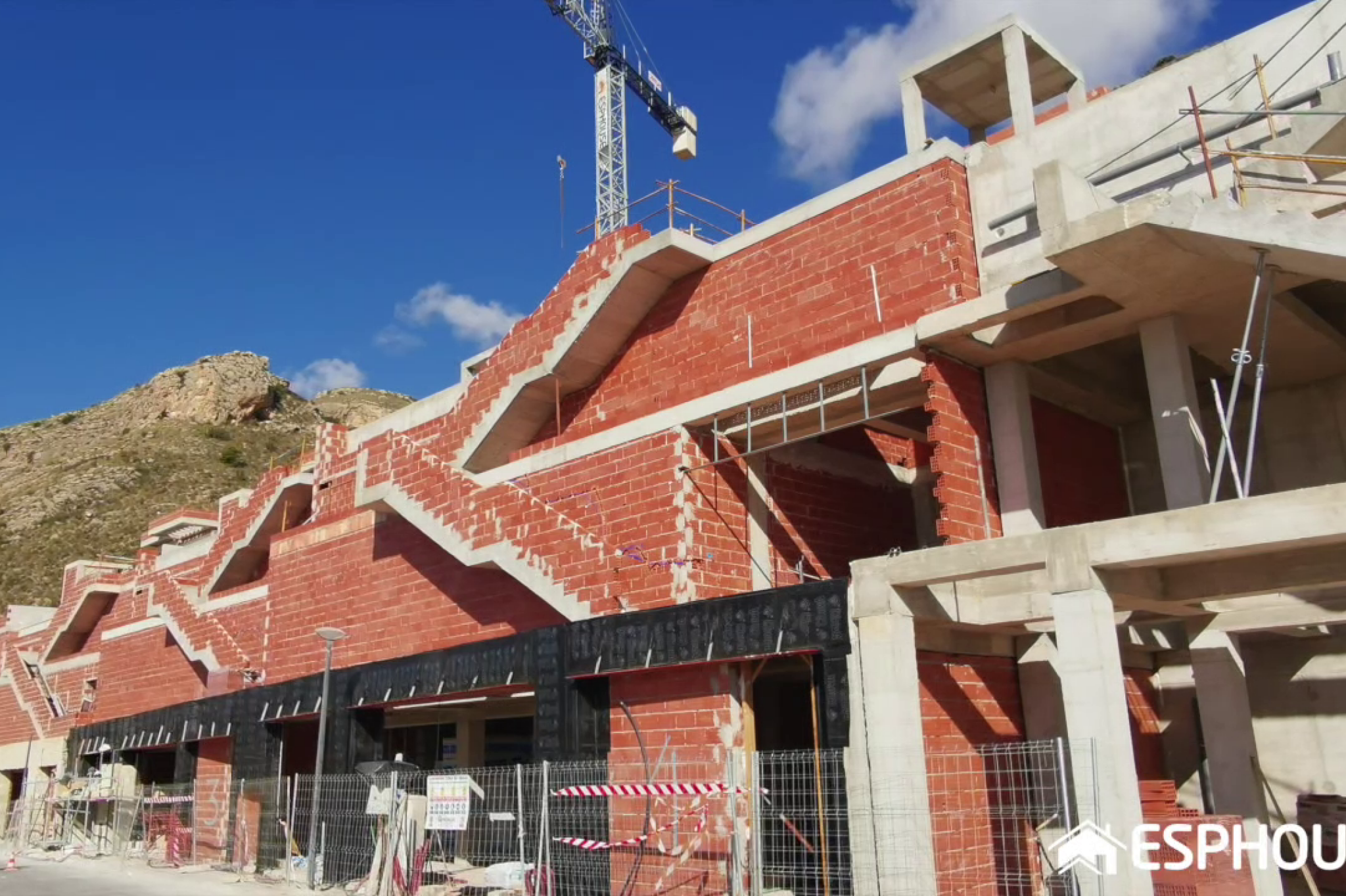 SEAVIEW 3 - We are making progress in the construction of these villas with the best views of Sierra Cortina.